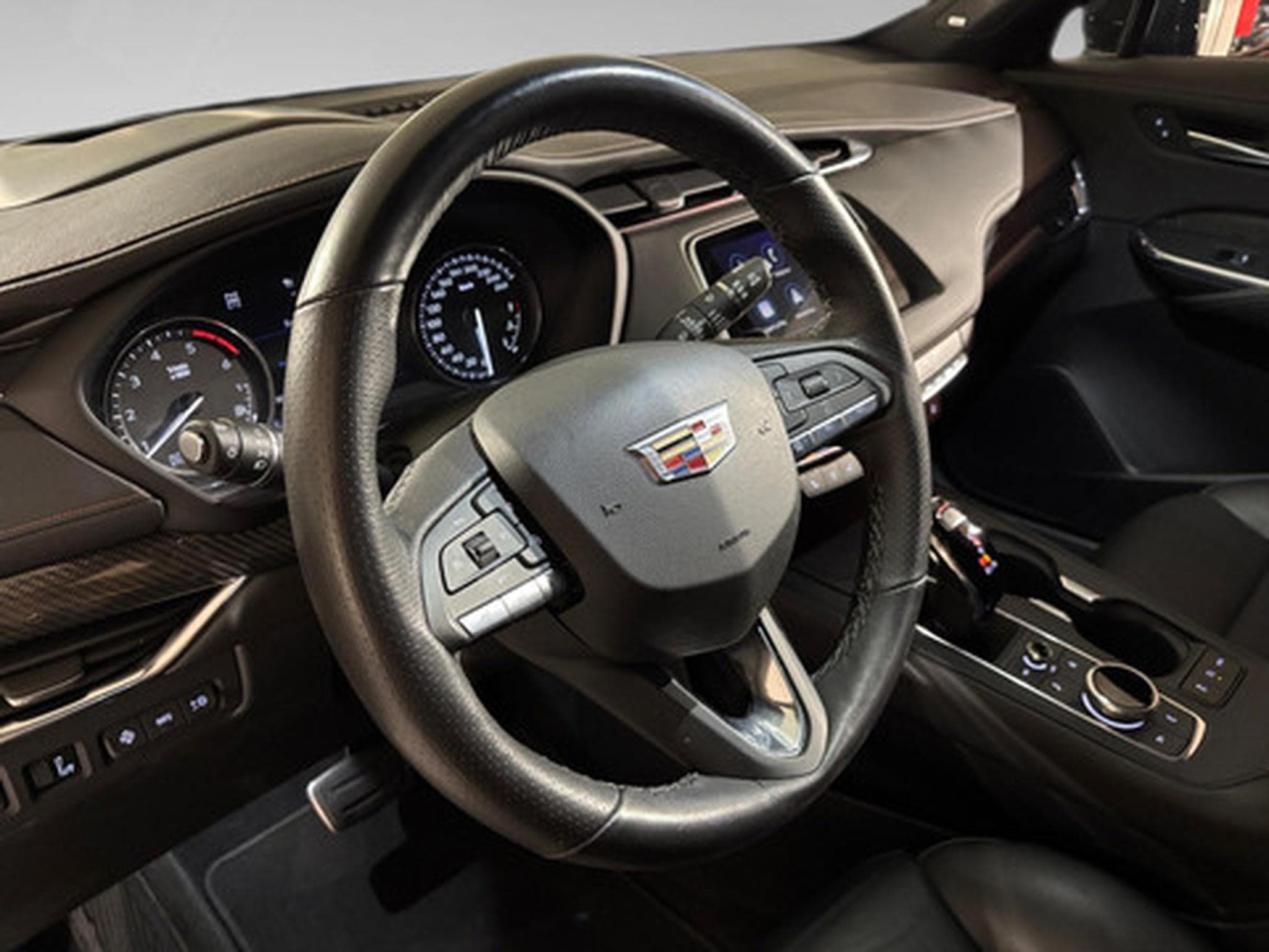 Cadillac XT4 2.0 SPORT 4WD (2024) - Foto 8