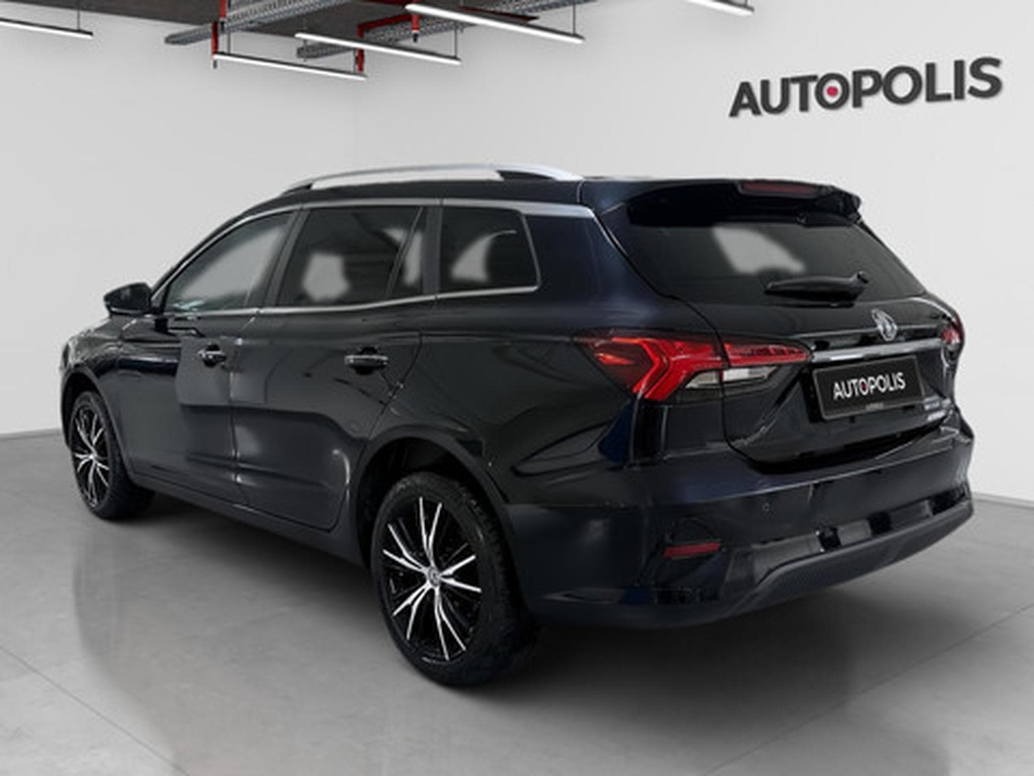 MG MG5 LUXURY (2023) - Photo 13