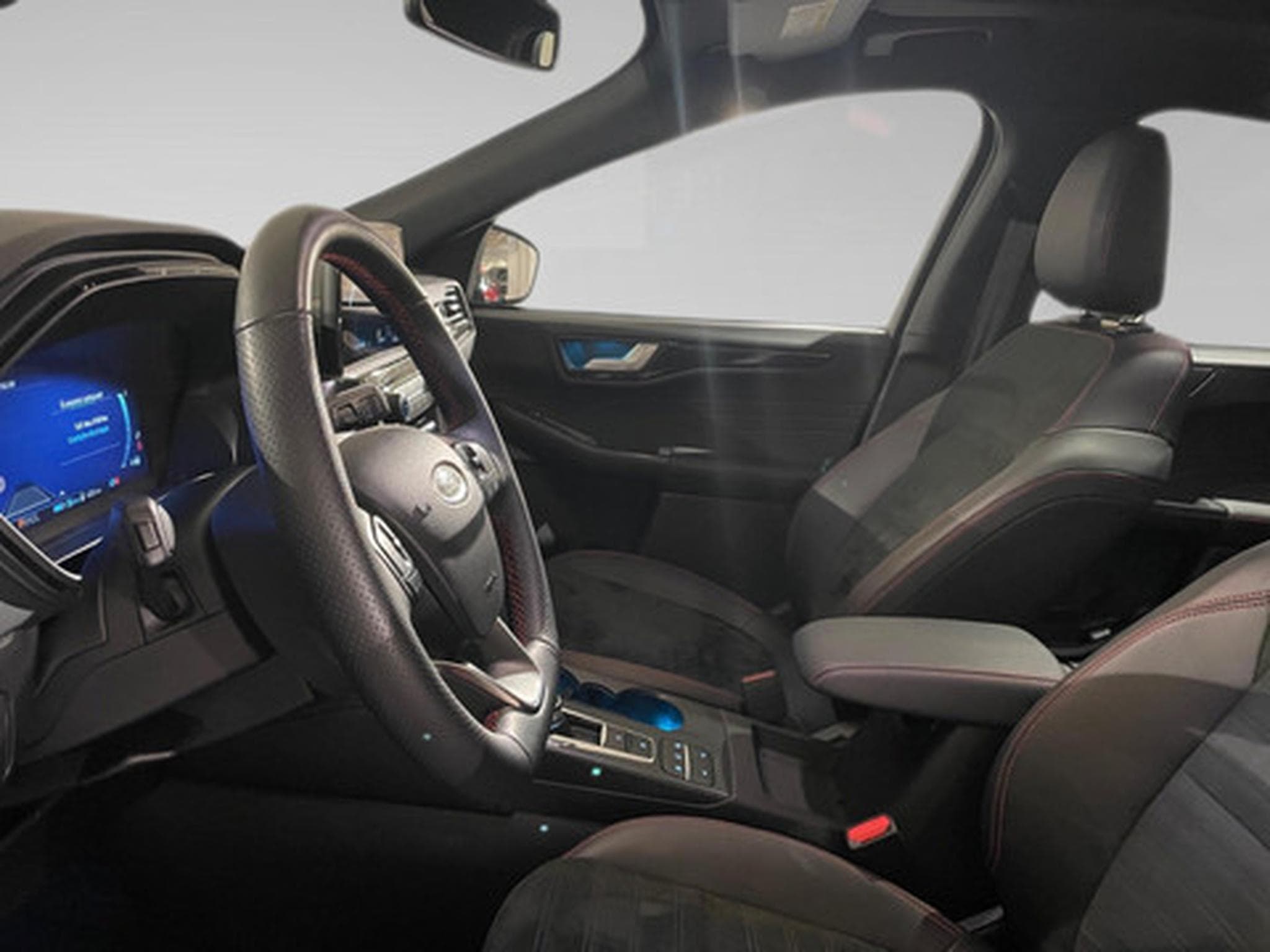 Ford Kuga 2.5i PHEV Aut. 165kW ST-Line (2023) - Photo 4