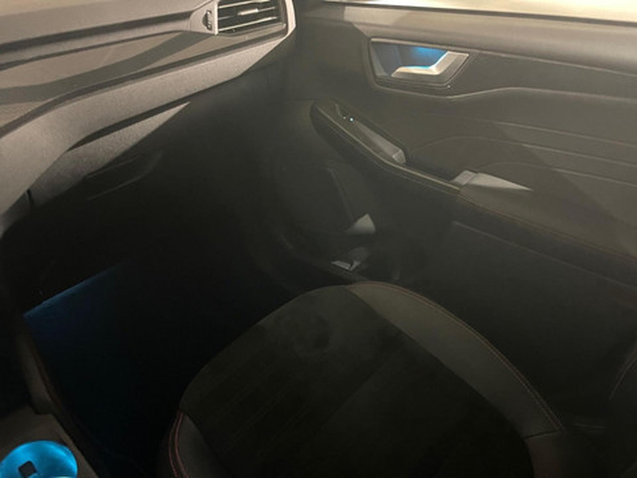 Ford Kuga 2.5i PHEV Aut. 165kW ST-Line (2023) - Photo 9