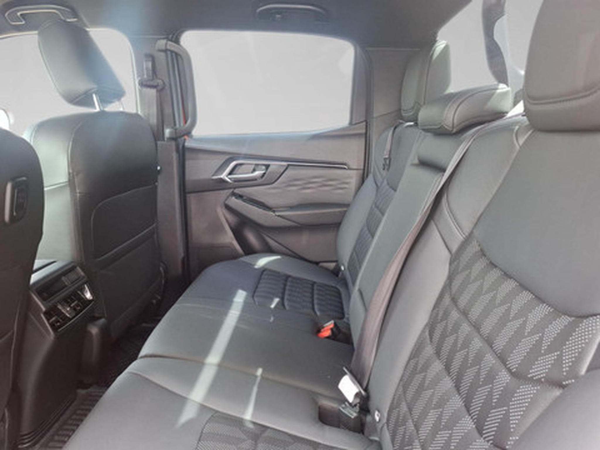 Isuzu D-Max D-MAX DC Euro6d V-Cross AT 4x4 (2025) - Foto 11