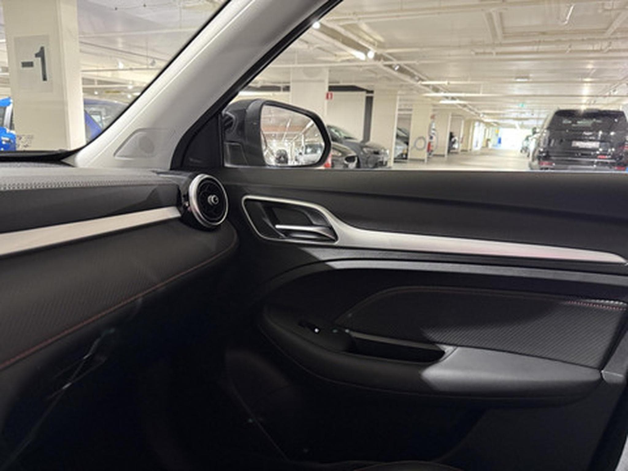 MG ZS MG 1.0 FWD LUXURY (2024) - Foto 9