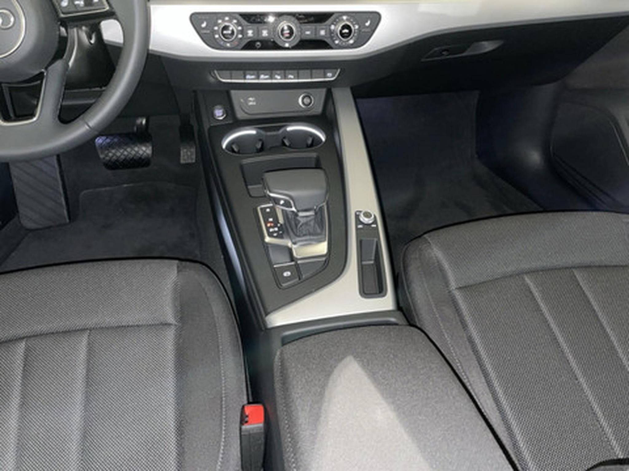 Audi A4 Avant 35 TDI S tronic Avant (2024) - Foto 10