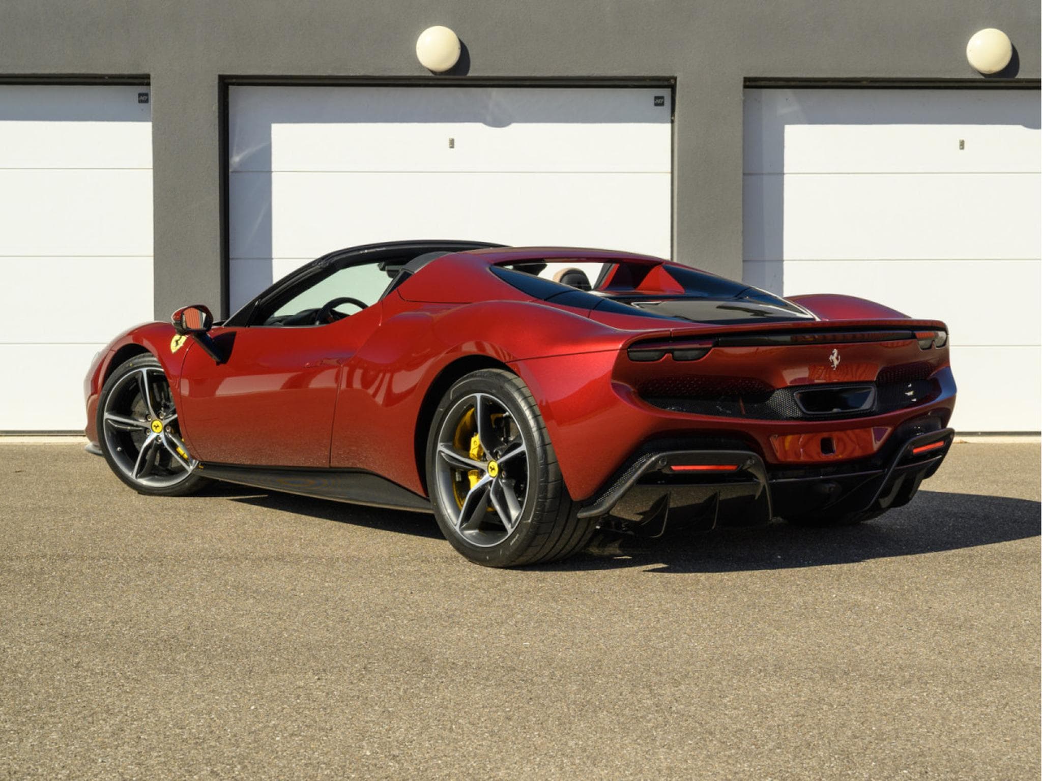 Ferrari 296 GTS RUBINO MICALIZZATO - CARBONE - LIFT - DAYTONA - JANTES F (2024) - Photo 3