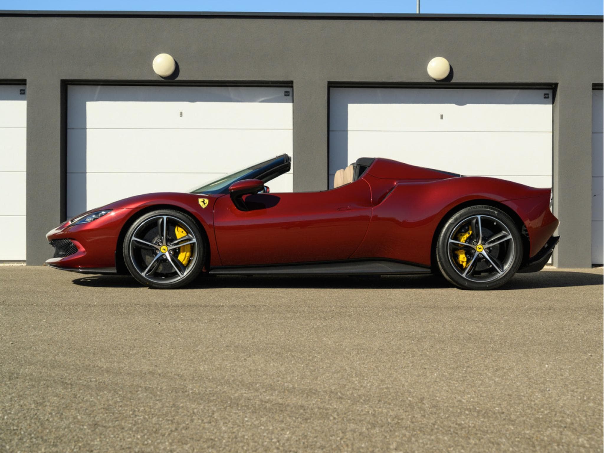 Ferrari 296 GTS RUBINO MICALIZZATO - CARBONE - LIFT - DAYTONA - JANTES F (2024) - Photo 2