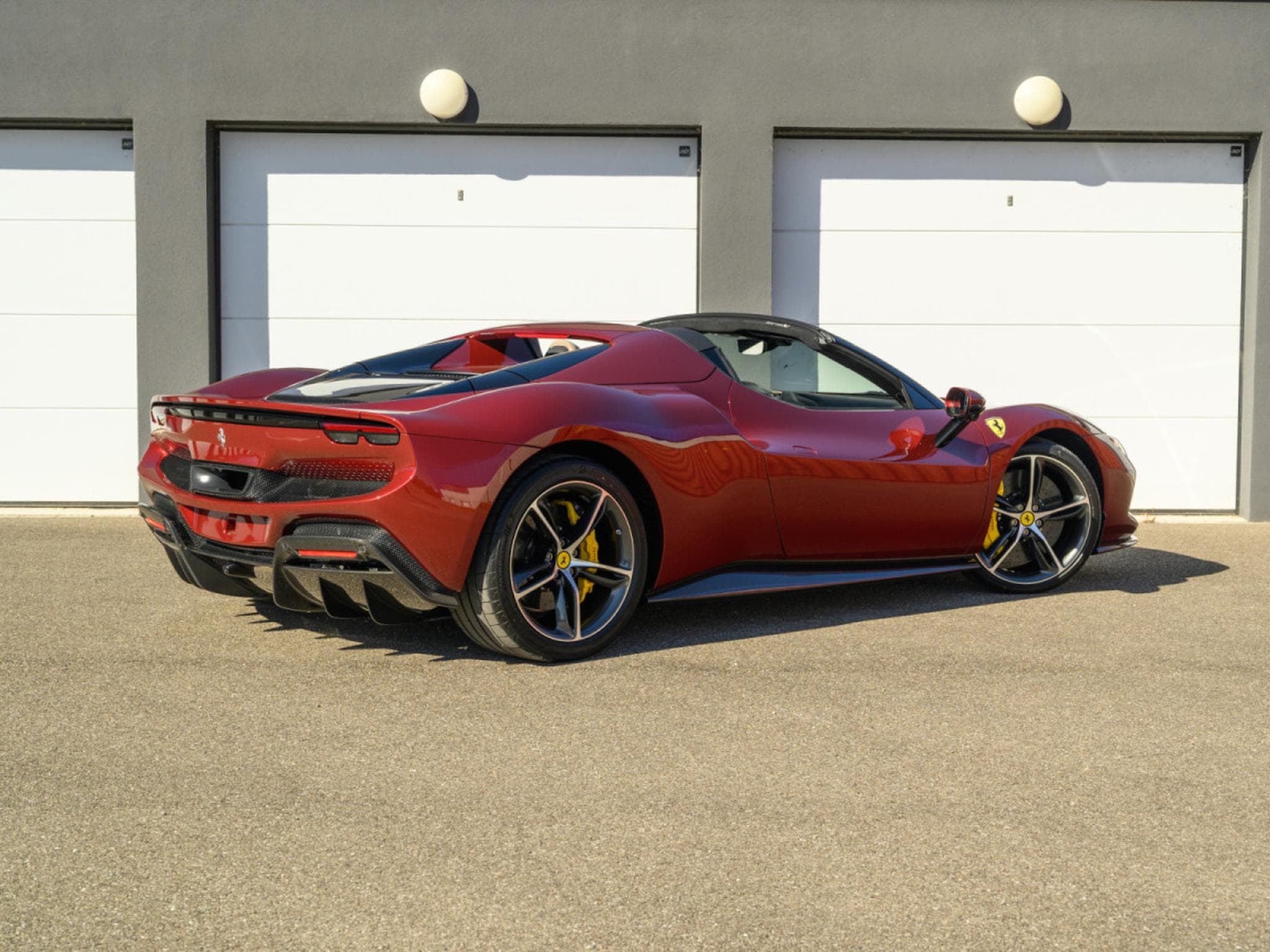 Ferrari 296 GTS RUBINO MICALIZZATO - CARBONE - LIFT - DAYTONA - JANTES F (2024) - Photo 5