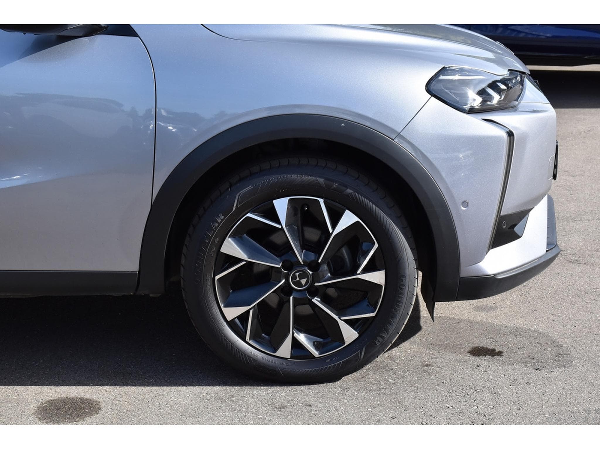 DS Automobiles DS3 1.2 PureTech EAT8 Rivoli CUIR GPS CAM LANE SIDE FOCAL 1°MAIN (2023) - Photo 5
