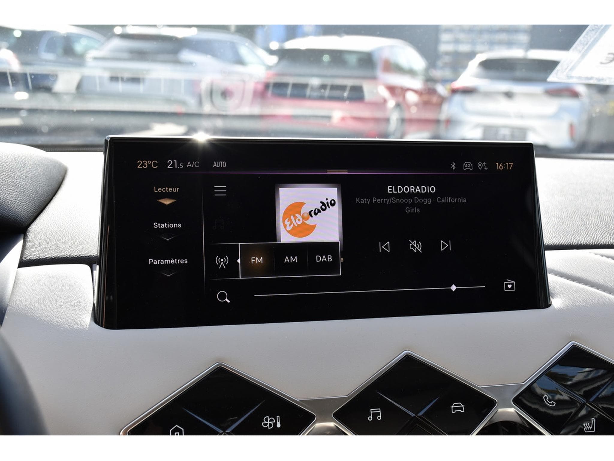 DS Automobiles DS3 1.2 PureTech EAT8 Rivoli CUIR GPS CAM LANE SIDE FOCAL 1°MAIN (2023) - Photo 11