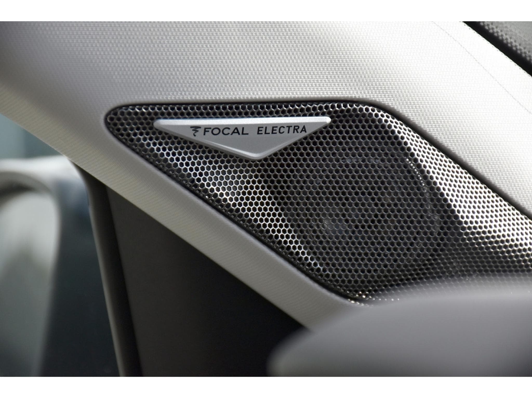 DS Automobiles DS3 1.2 PureTech EAT8 Rivoli CUIR GPS CAM LANE SIDE FOCAL 1°MAIN (2023) - Photo 20