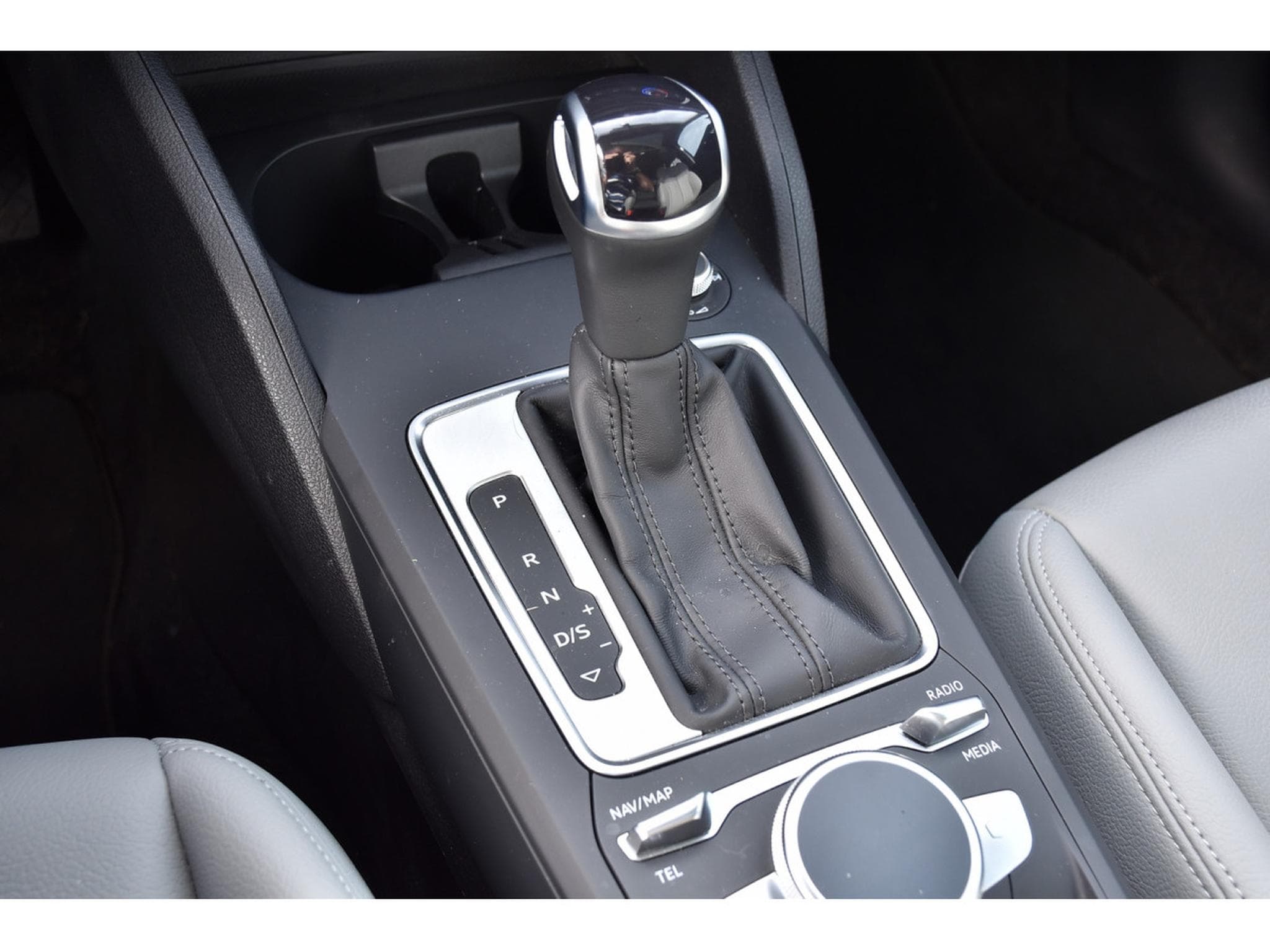 Audi Q2 35 TFSI S-Line S-Tronic TO CUIR GPS REGUL CAM 1° MAIN (2022) - Photo 19