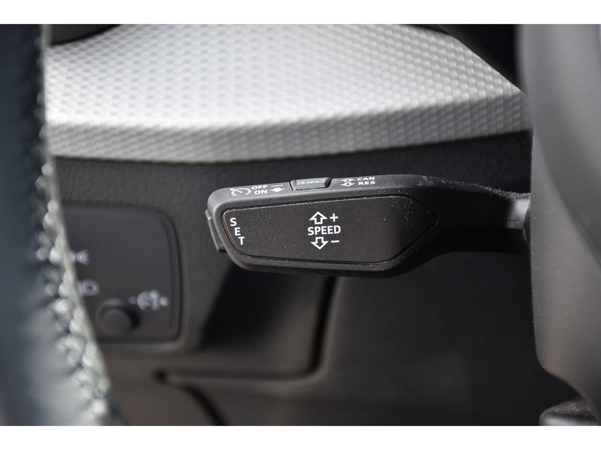 Audi Q2 35 TFSI S-Line S-Tronic TO CUIR GPS REGUL CAM 1° MAIN (2022) - Photo 20