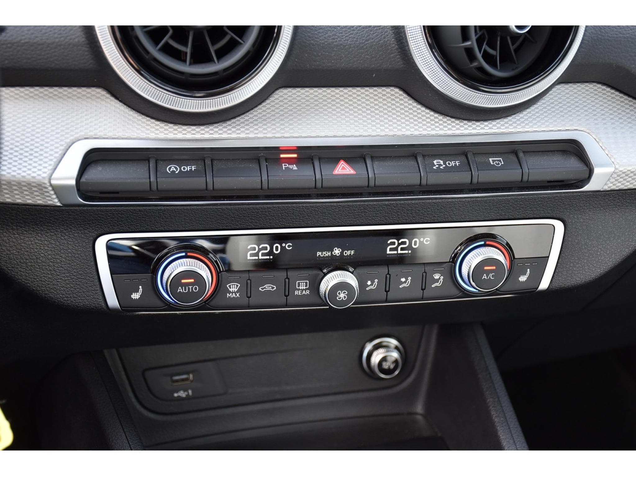 Audi Q2 35 TFSI S-Line S-Tronic TO CUIR GPS REGUL CAM 1° MAIN (2022) - Photo 18