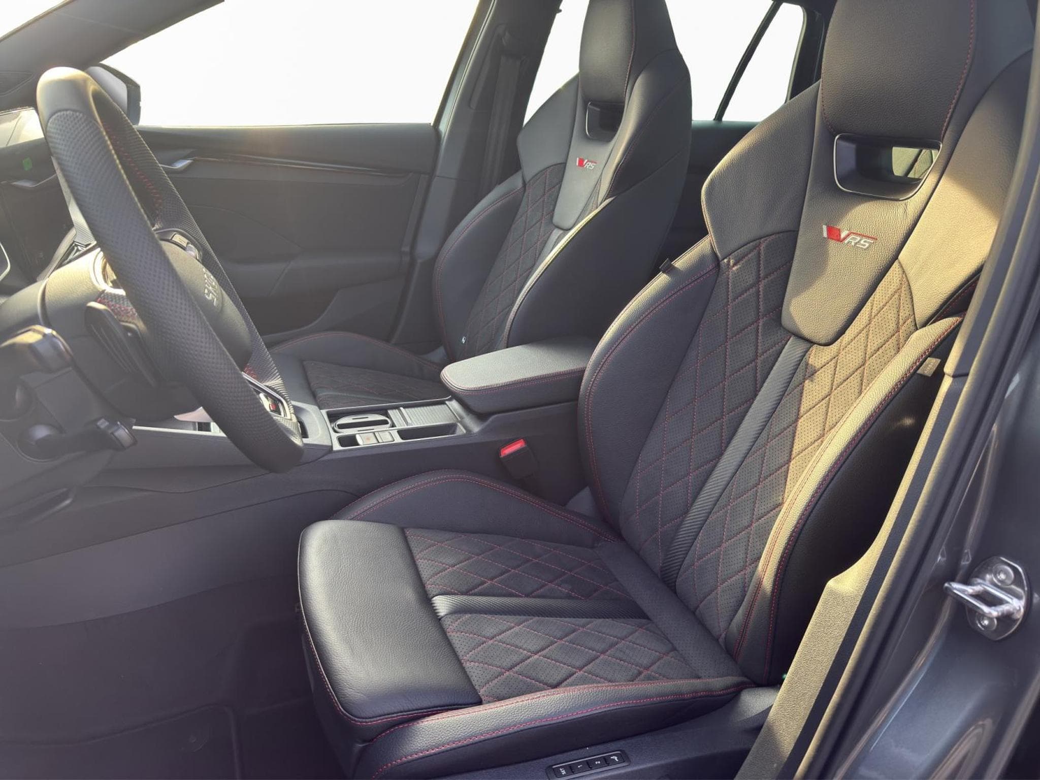 Skoda Octavia RS (2026) - Photo 14