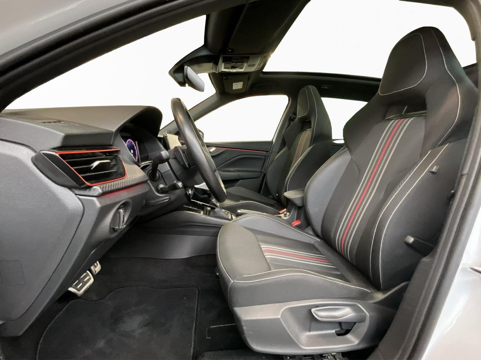 Skoda Kamiq Monte-Carlo+DSG+Pano+LED (2025) - Foto 9