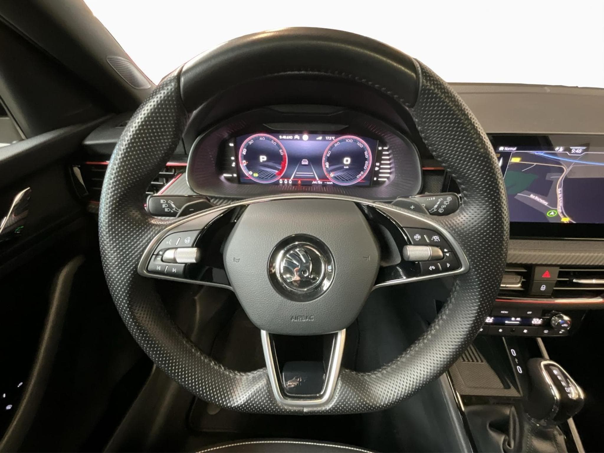 Skoda Kamiq Monte-Carlo+DSG+Pano+LED (2025) - Foto 10