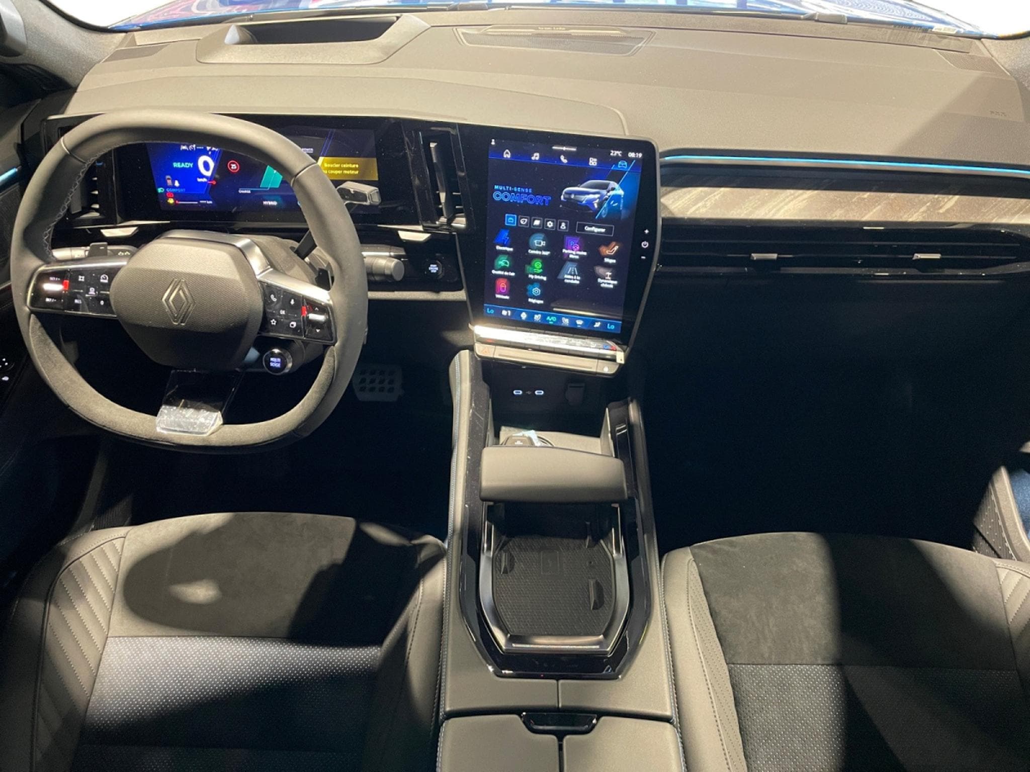 Renault Rafale 1.2 E-Tech Esprit Alpine E-Tech 4x4 plug-in hybrid 300 hp (2026) - Photo 11