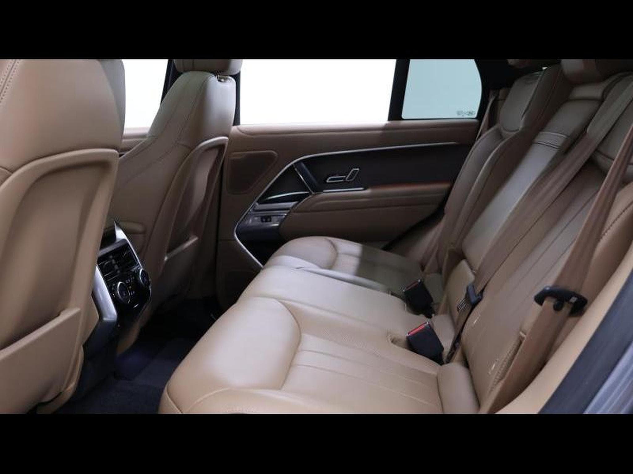 Land-Rover Range Rover HSE P530 Auto (2022) - Photo 18