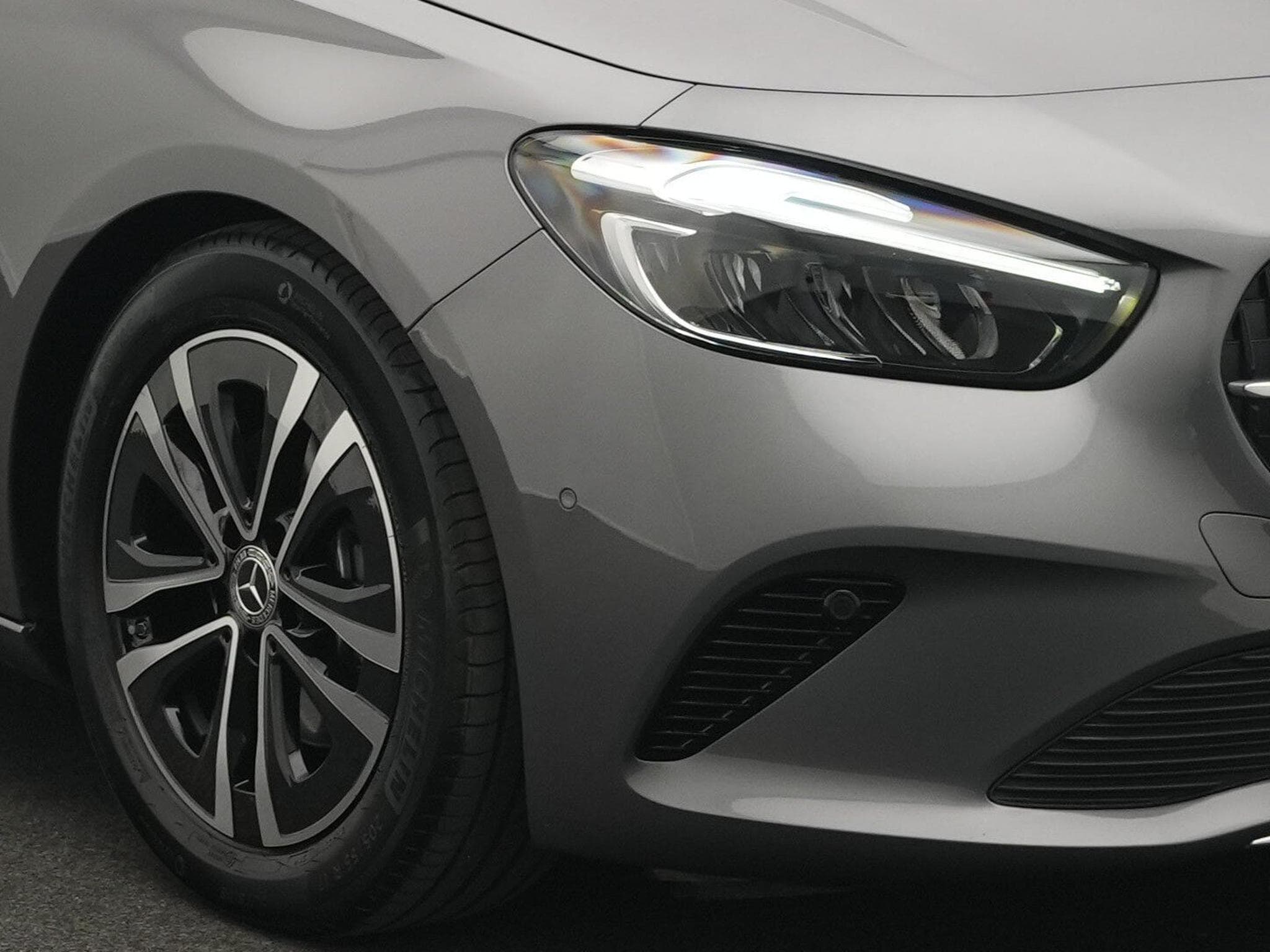 Mercedes B 180 Progressive LED+Kamera+MBUX (2024) - Foto 9