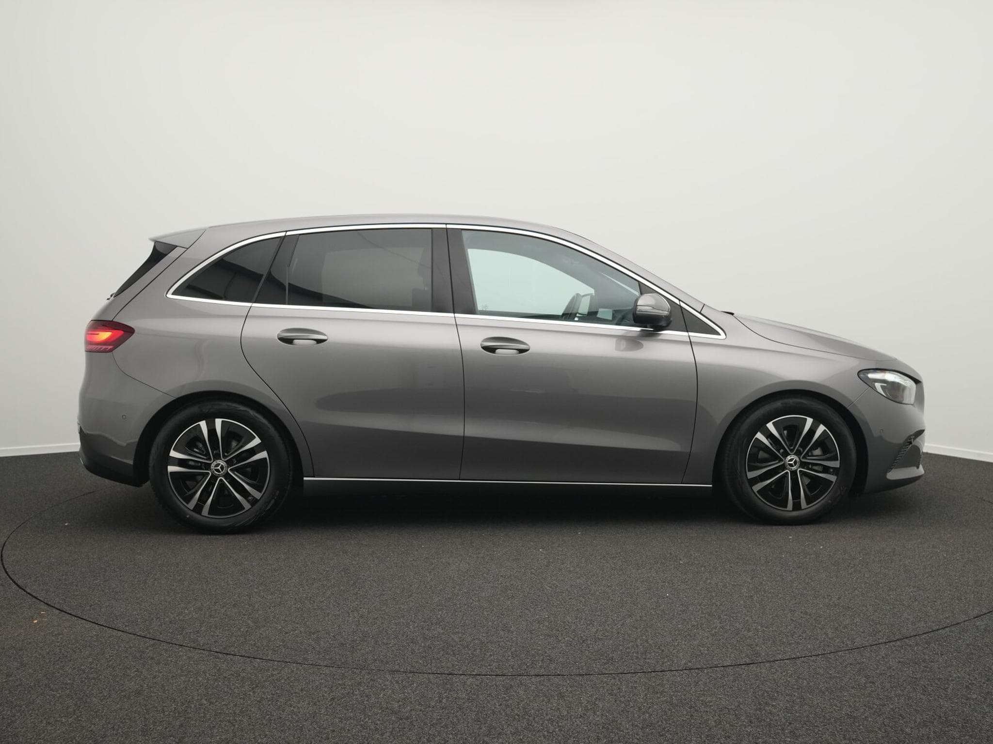 Mercedes B 180 Progressive LED+Kamera+MBUX (2024) - Foto 5