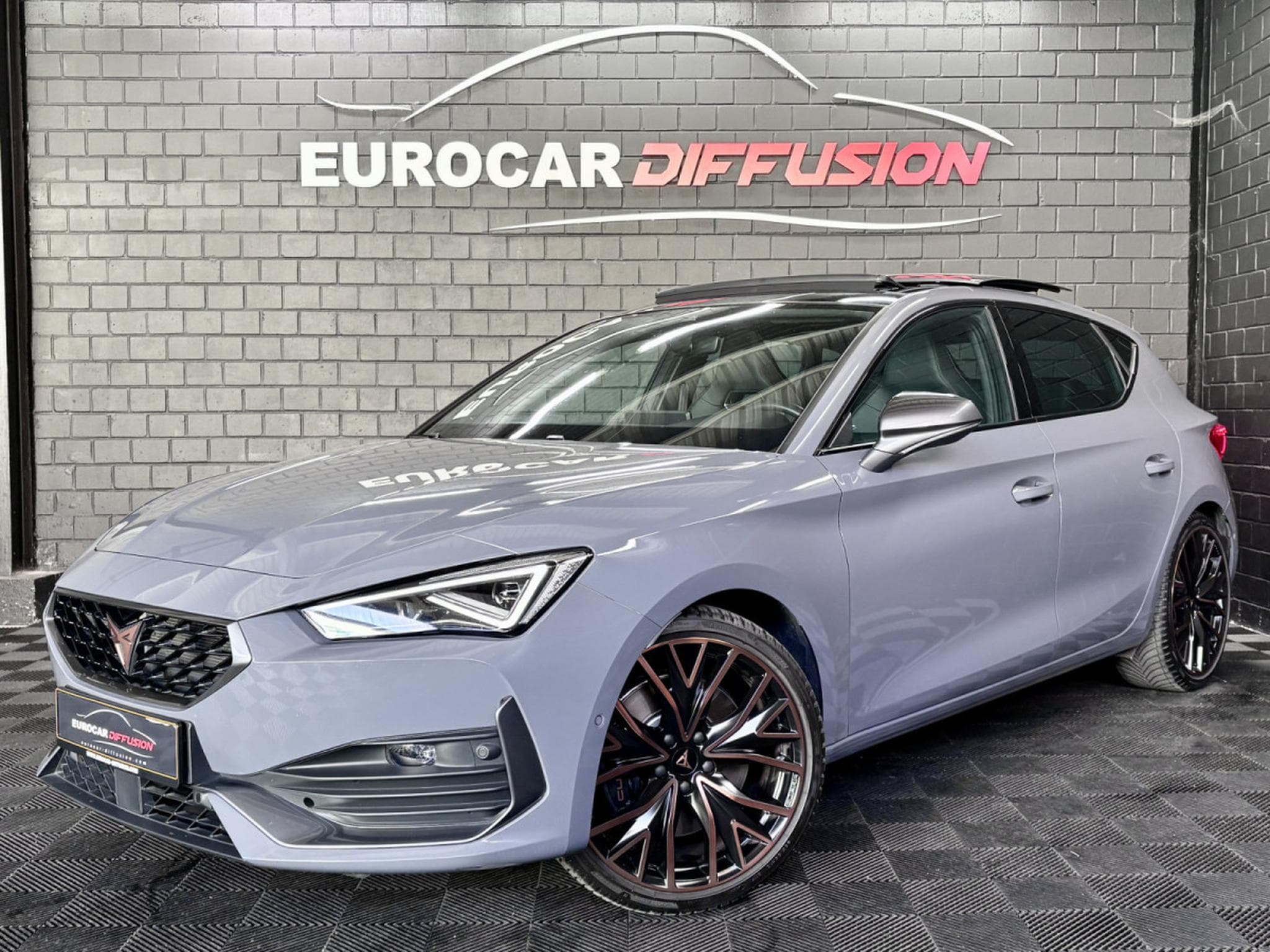 Cupra Leon VZ 2.0 TSI 300CV *PANO *VSS* BEATS * CAM *  MATRIX * (2024) - Foto 1