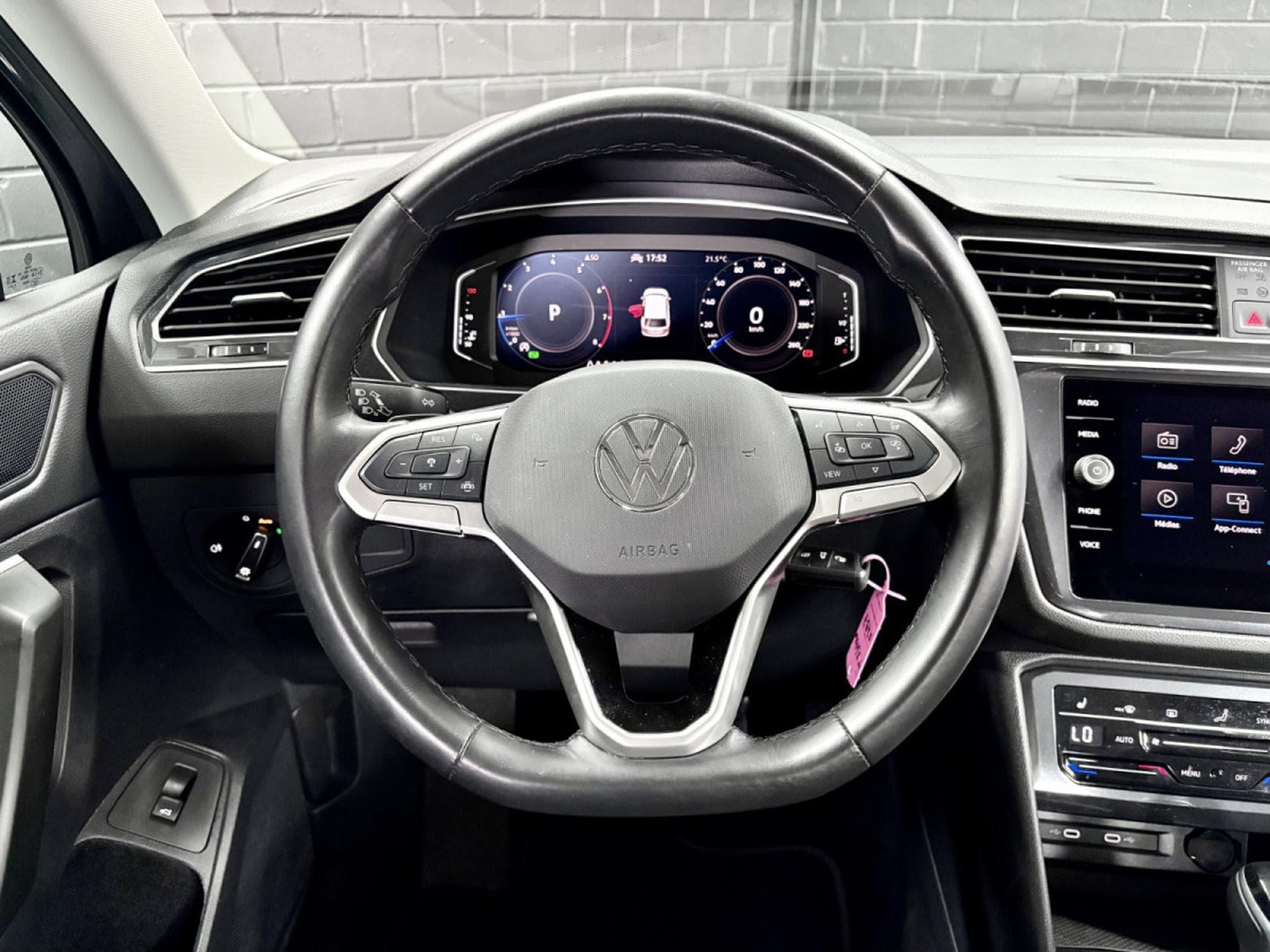 VW Tiguan Life 1.5 TSI 150 CV DSG7 *7 PLACES *ATTELAGE* *HAYON* (2025) - Foto 11