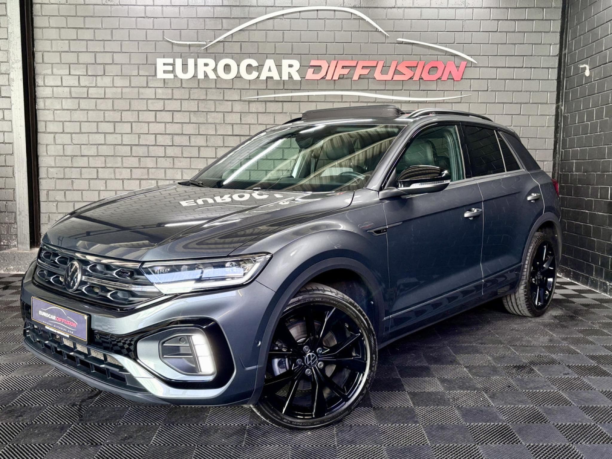 VW T-Roc R-Line Black Edition 1.5 TSI 150 CV DSG7 *PANO* BLACK* CAM * (2025) - Foto 1