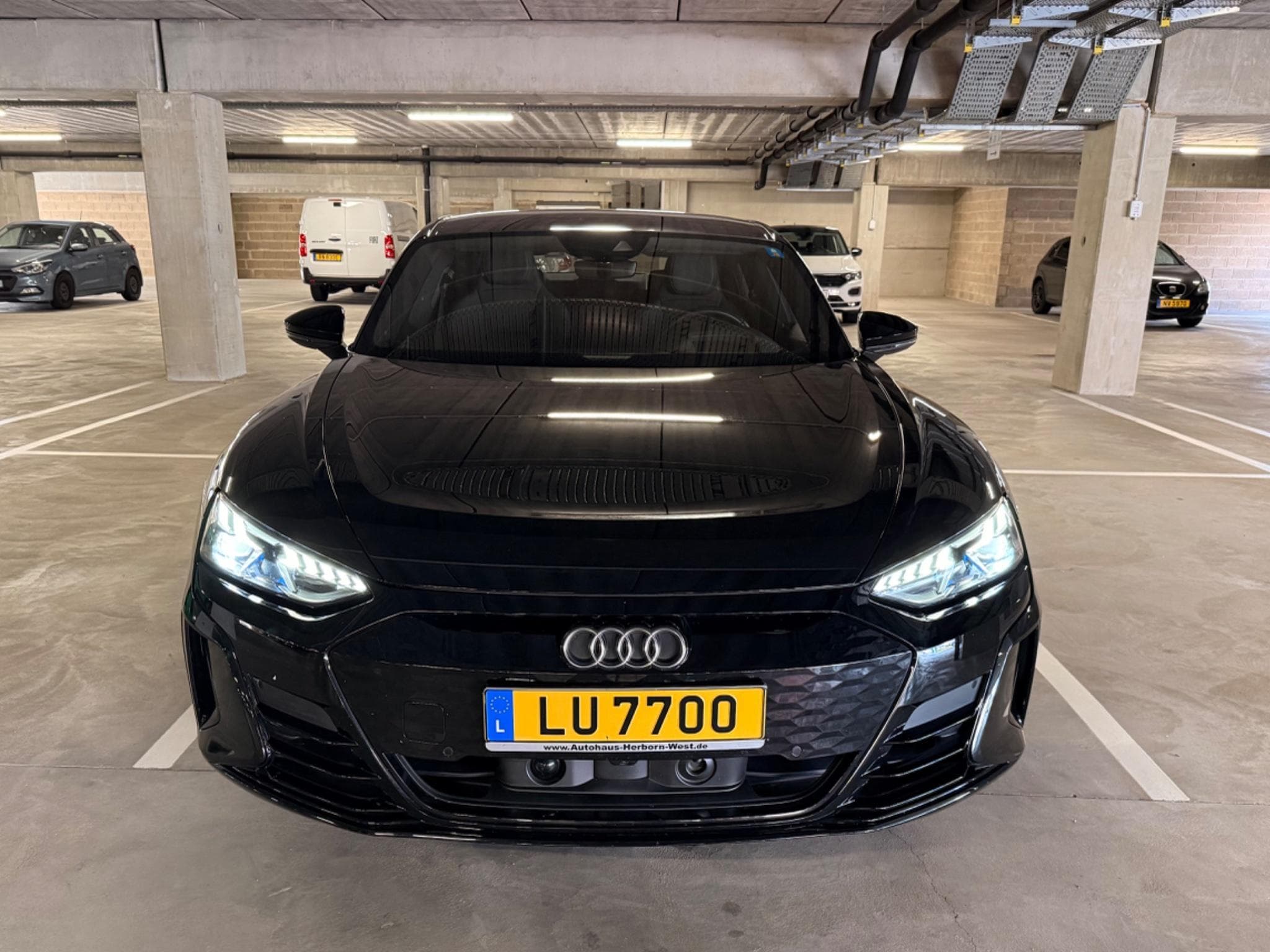 Audi e-tron GT (2022) - Photo 6