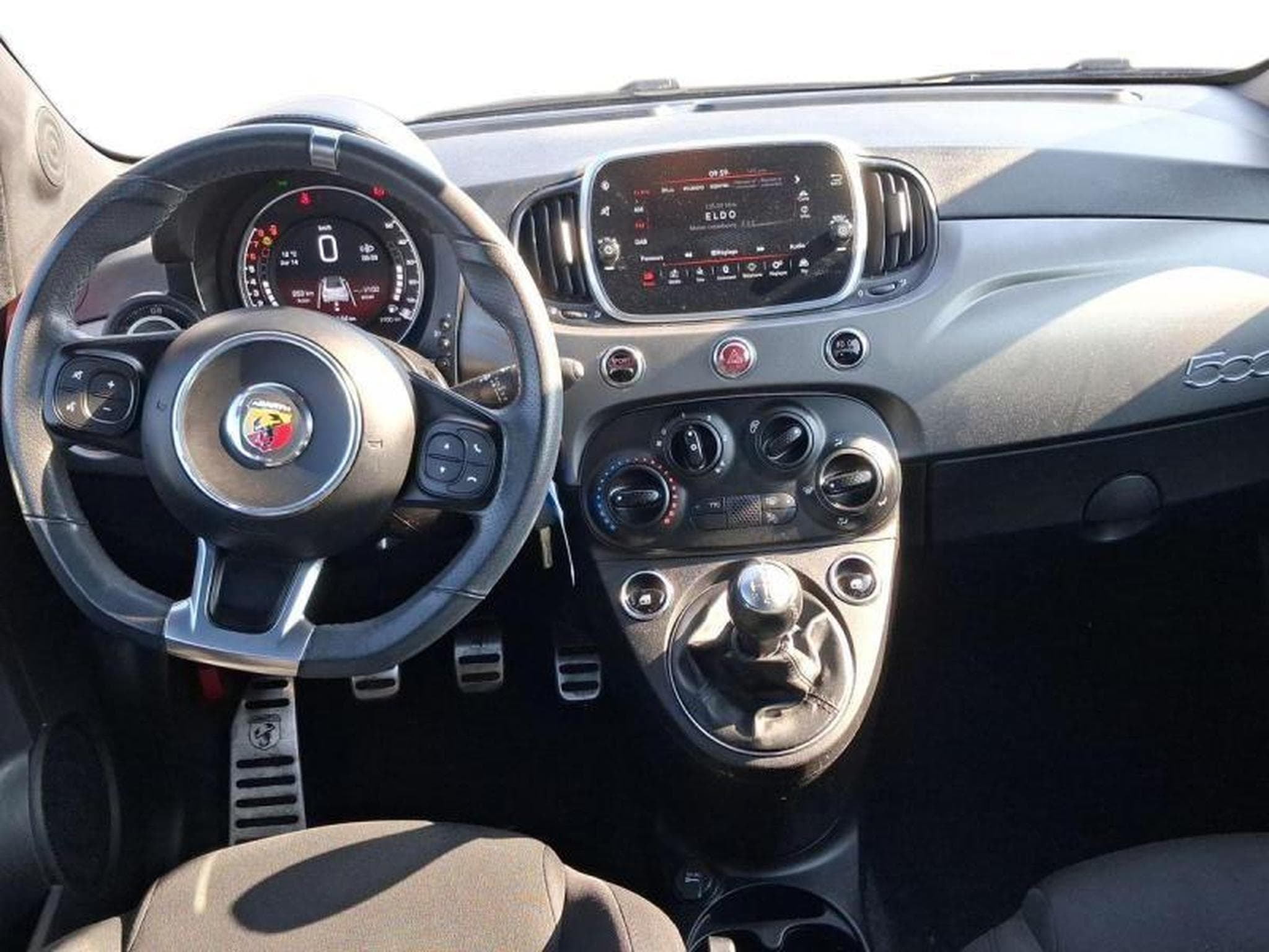 Fiat 500 ABARTH CABRIO (2019) - Photo 8