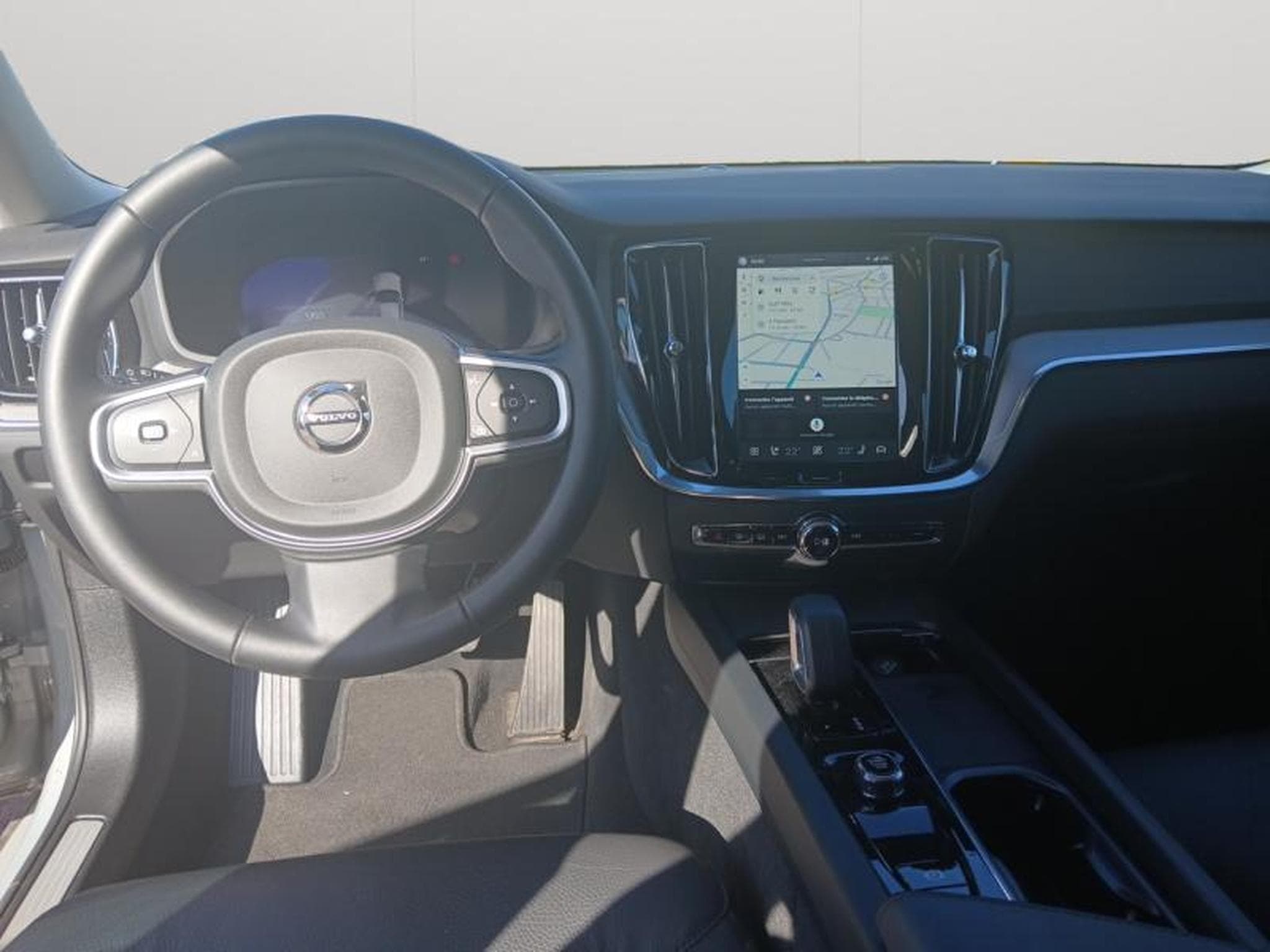 Volvo V60 B4 Core Mild Hybride / Esence (2025) - Photo 10