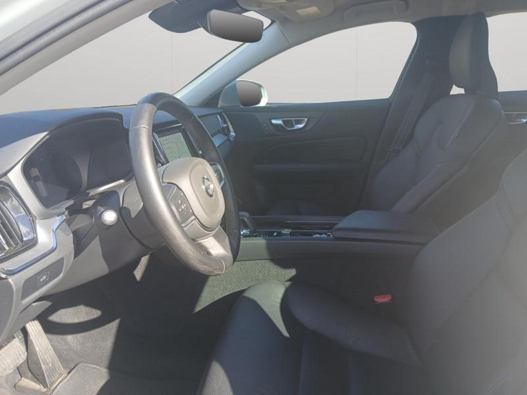 Volvo V60 B4 Core Mild Hybride / Esence (2025) - Photo 9