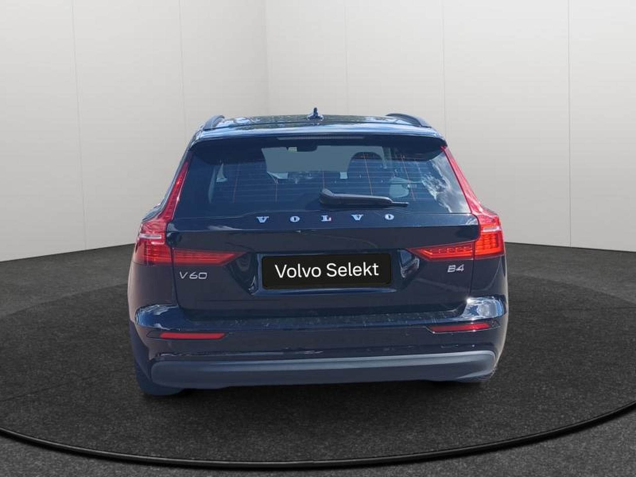 Volvo V60 B4 Core Mild Hybrid / Essence (2025) - Photo 4