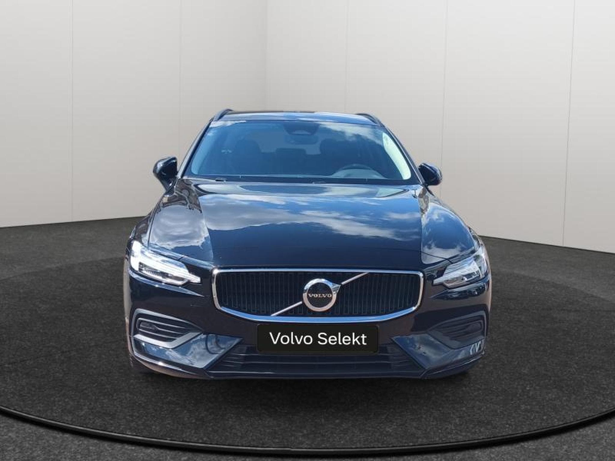 Volvo V60 B4 Core Mild Hybrid / Essence (2025) - Photo 8