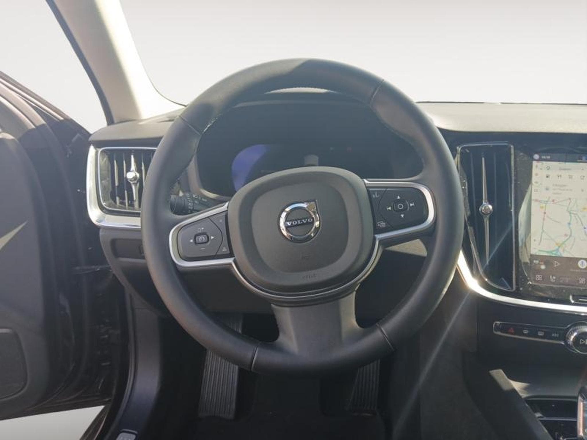 Volvo V60 B4 Core Mild Hybrid / Essence (2025) - Photo 12