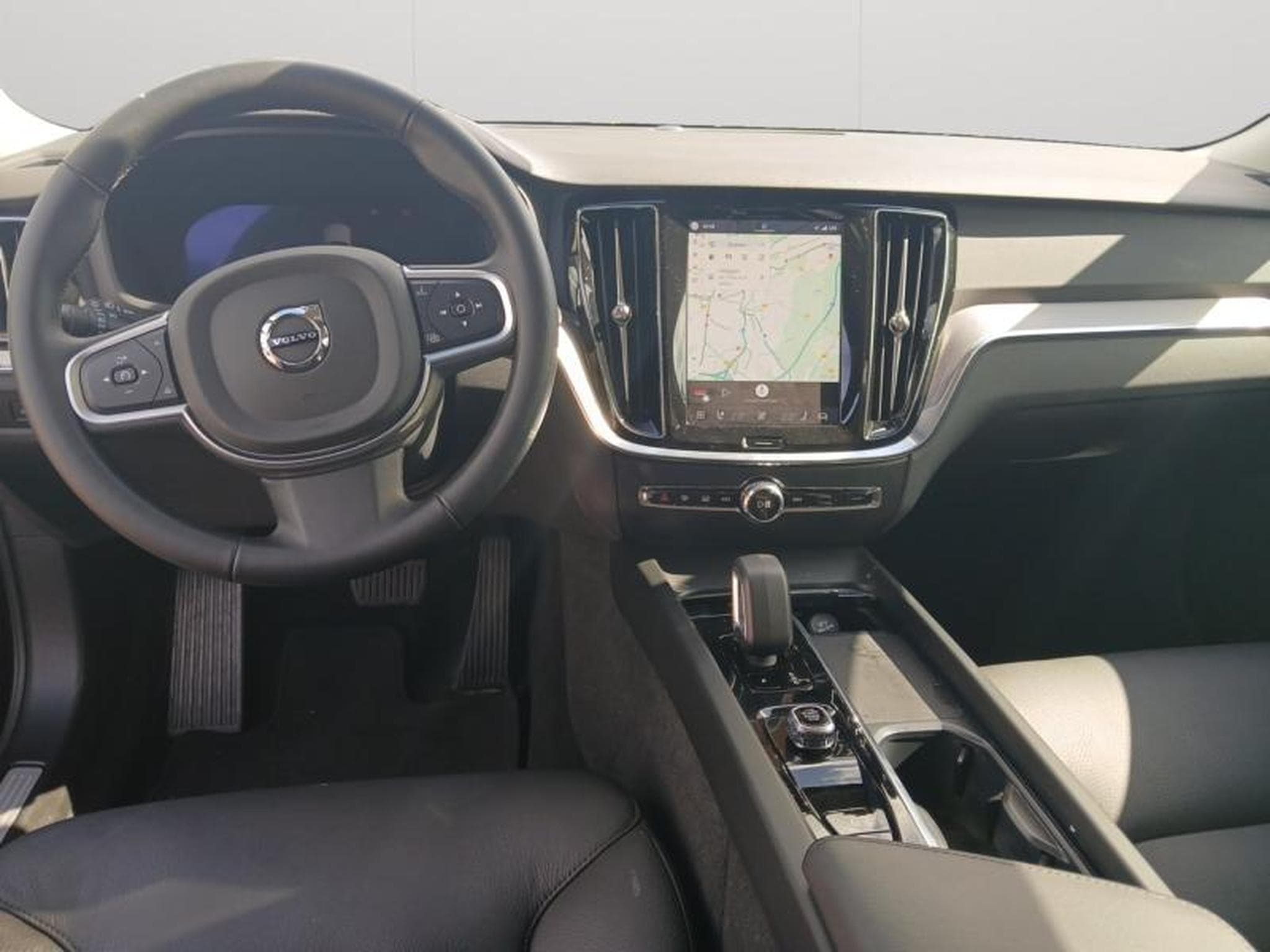 Volvo V60 B4 Core Mild Hybrid / Essence (2025) - Photo 10
