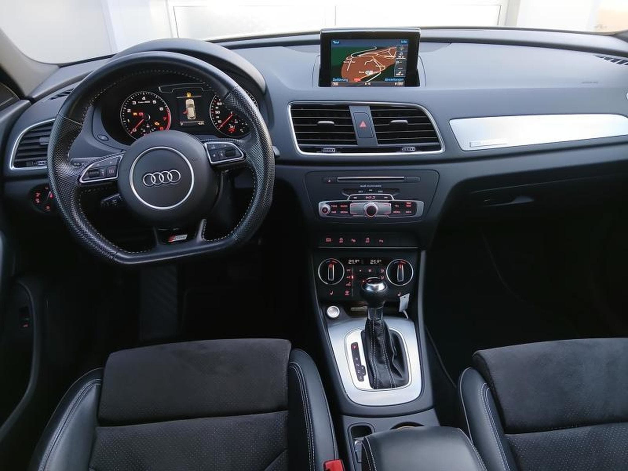 Audi Q3 Sport 2.0 TFSI quattro s-tronic (2018) - Foto 8