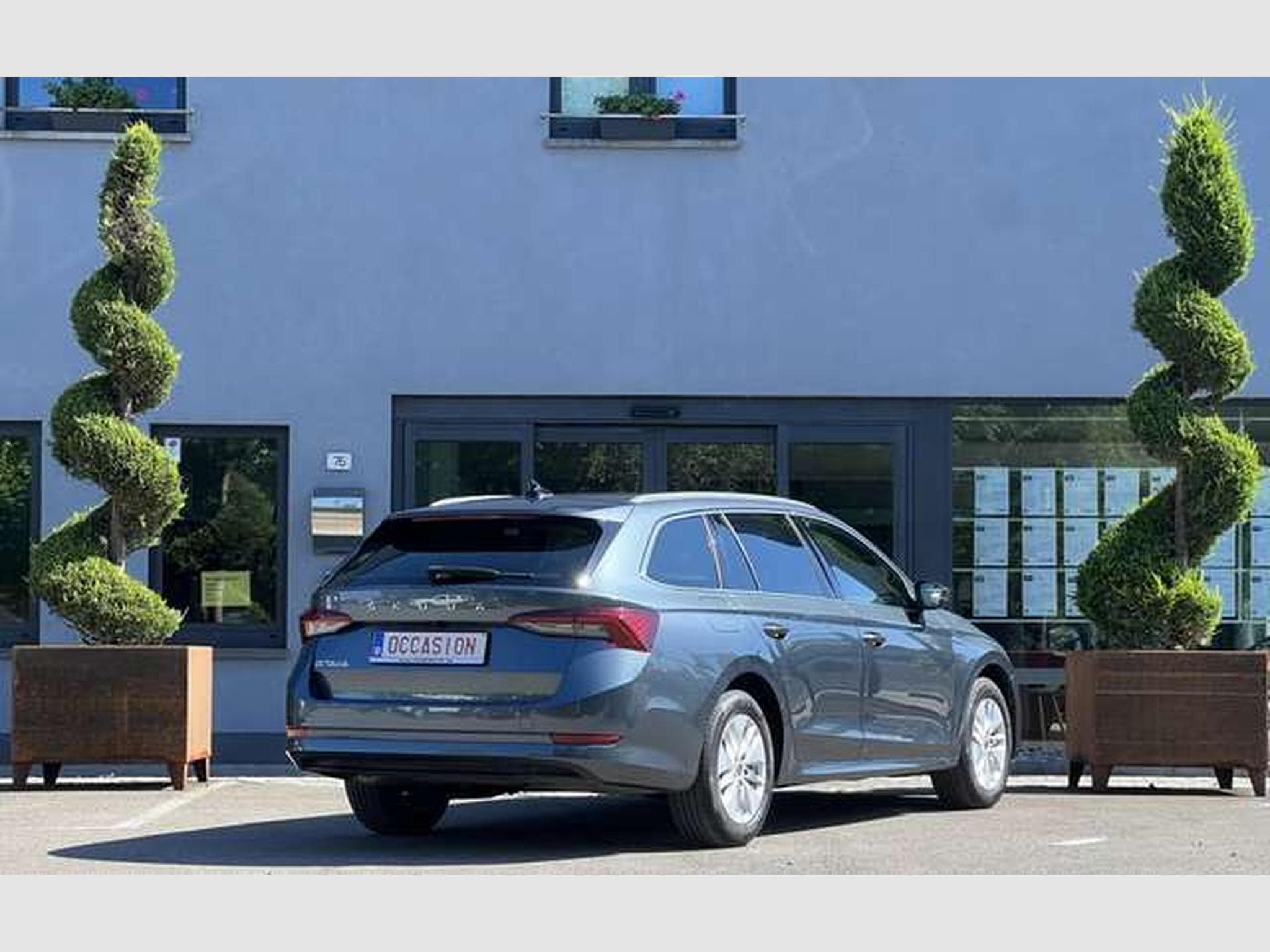 Skoda Octavia 2.0 TDi AMBITION DSG 7 (2021) - Photo 2