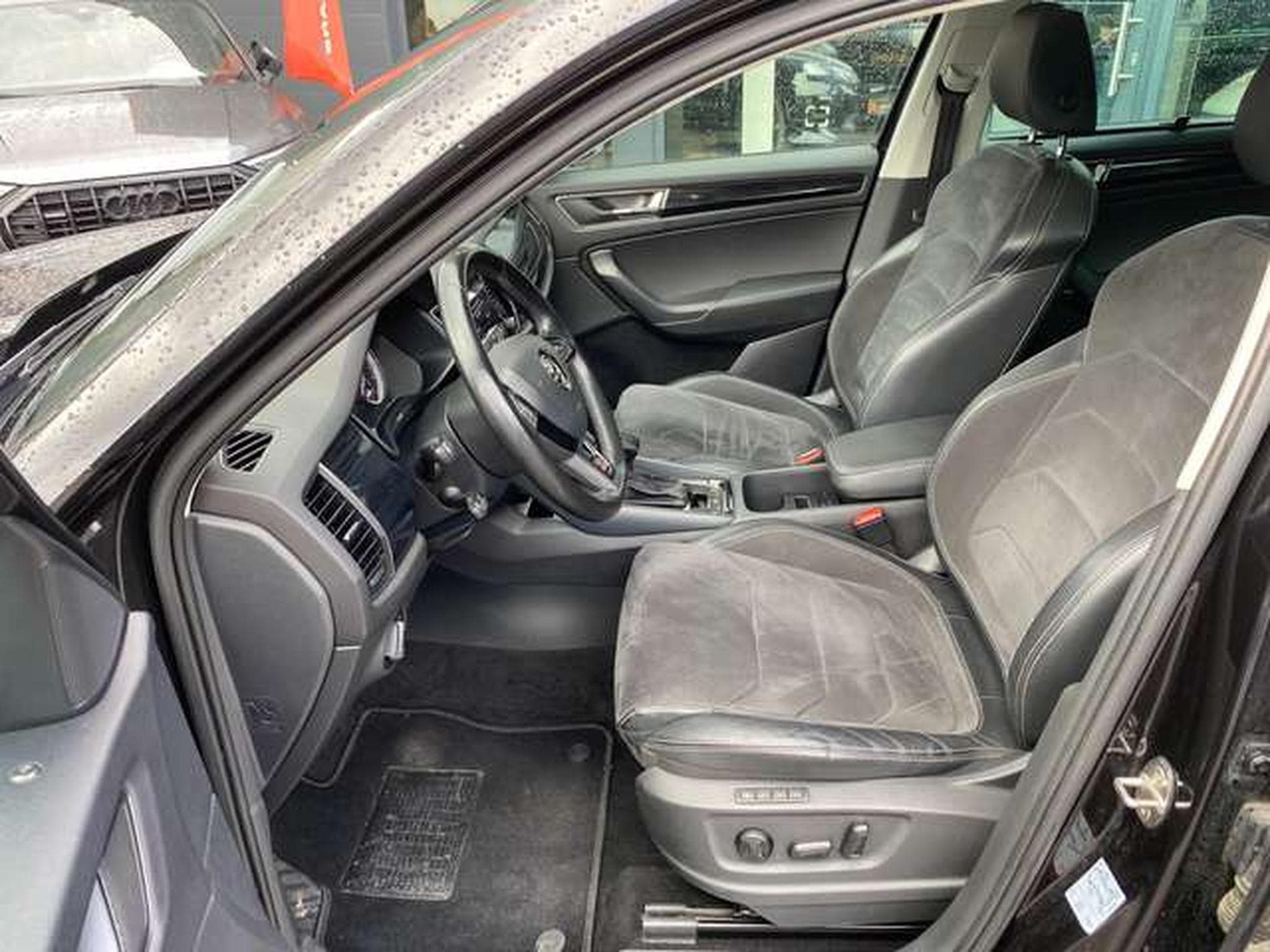 Skoda Kodiaq 2.0 TDI 150ch DSG 7 Places (2018) - Foto 8