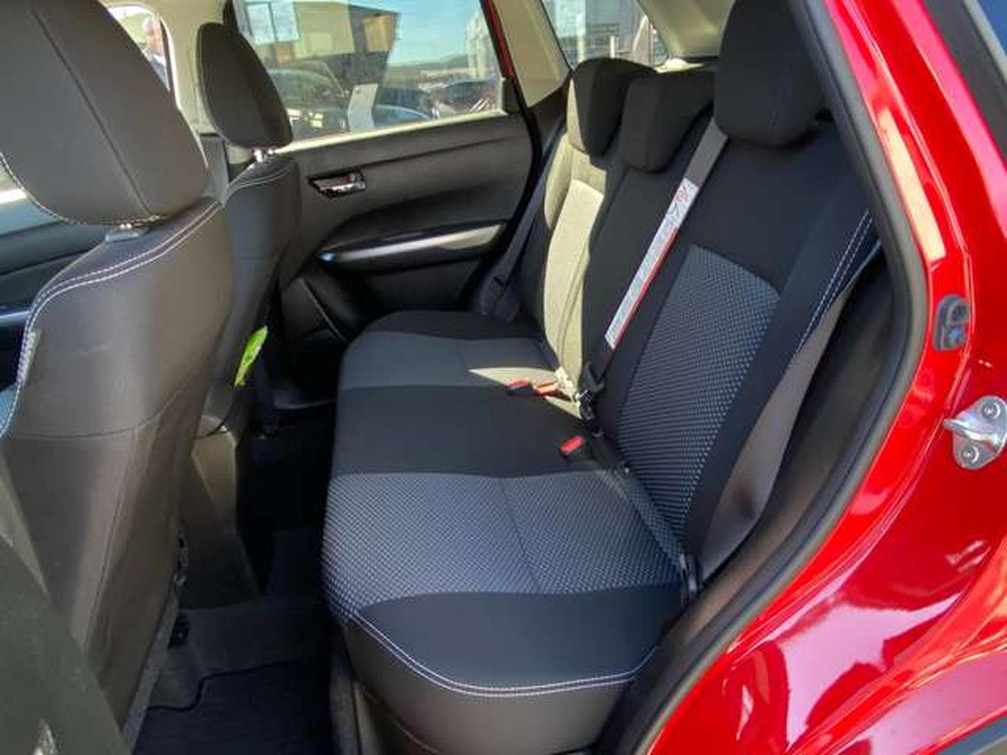 Suzuki Vitara Vitara 1.4 Boosterjet Hybrid Comfort+ "SHINKAI" (2024) - Foto 9