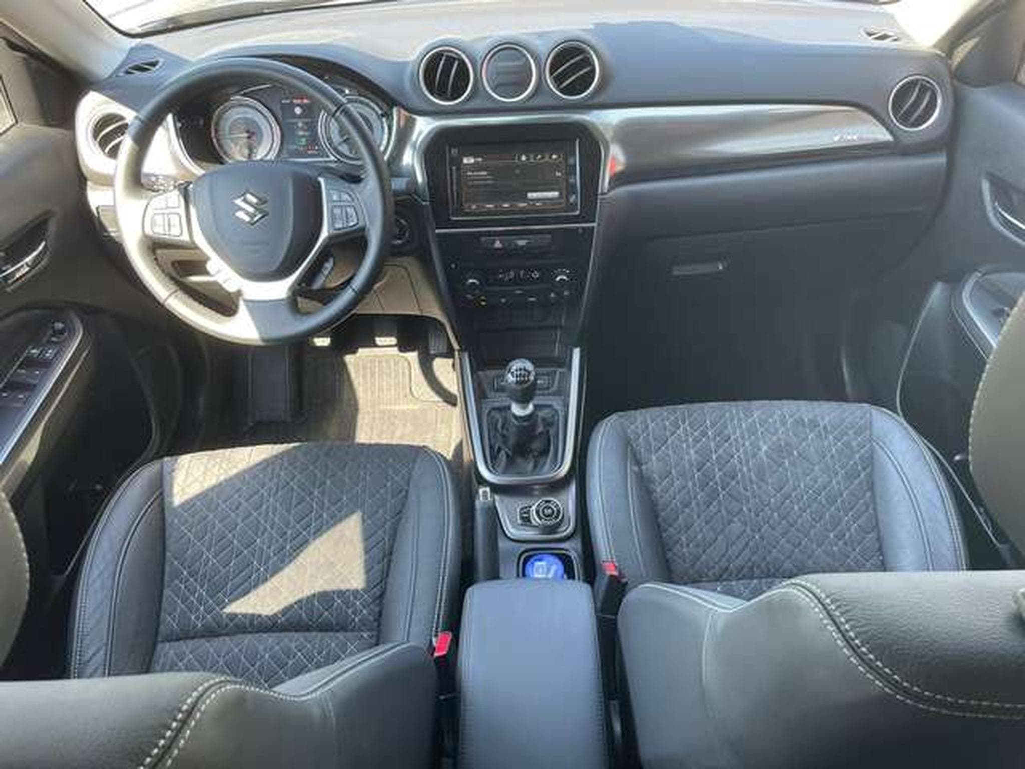 Suzuki Vitara 1.4 4x4 Hybride GARANTIE JUSQU'A 03/2030 (2023) - Photo 11