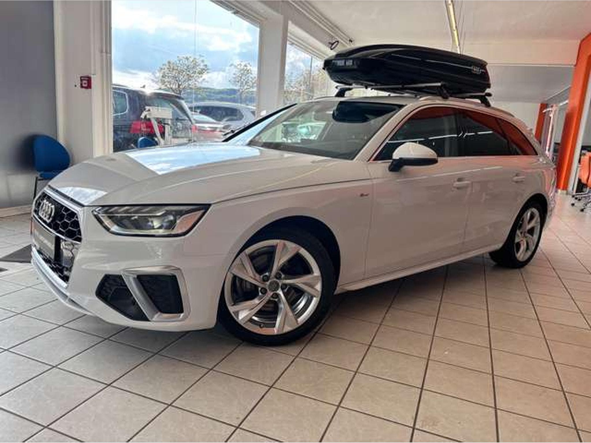 Audi A4 Avant 30 TDI S line - JUSQU'A 48 MOIS DE GARANTIE (2020) - Foto 2