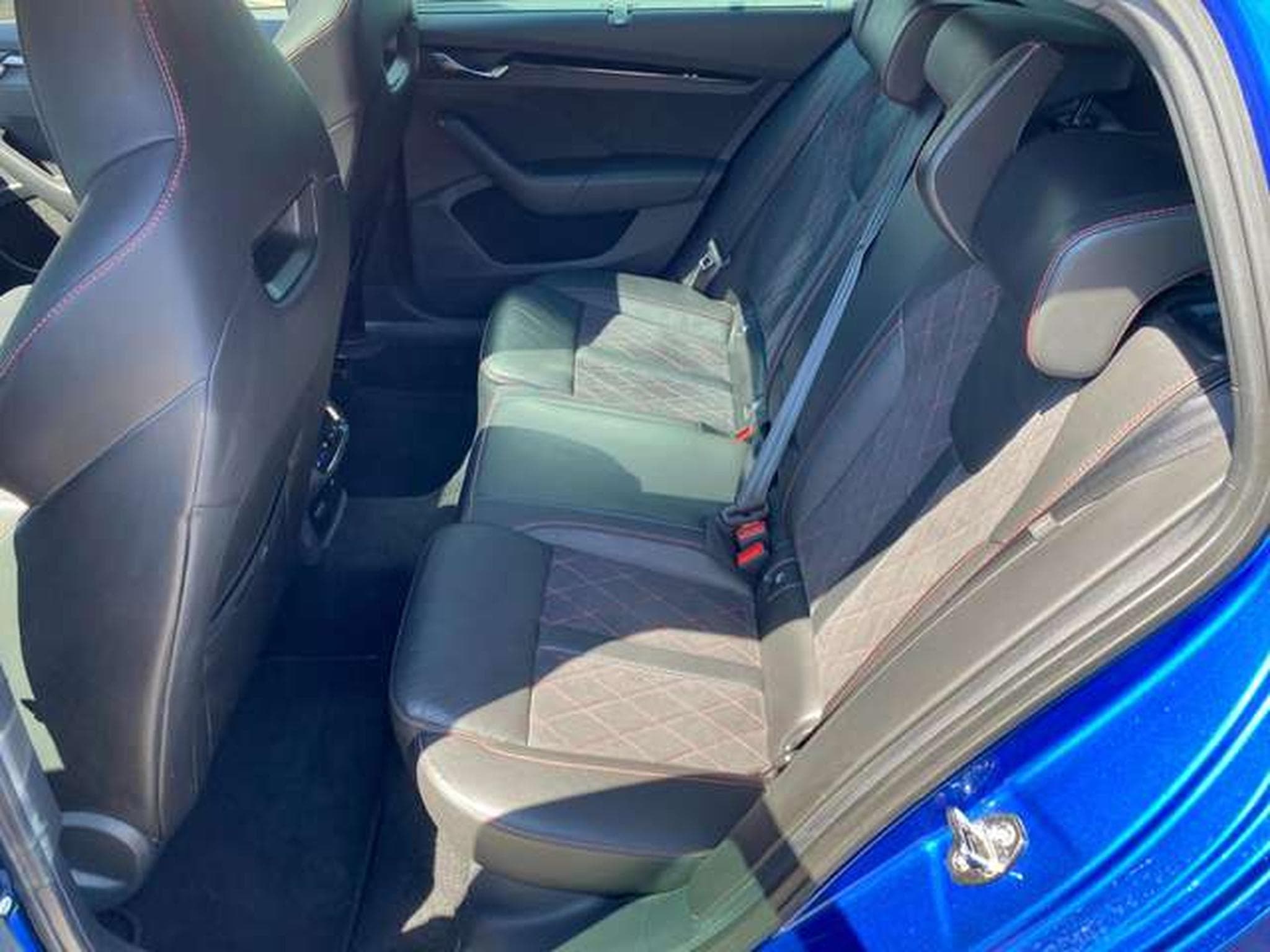 Skoda Octavia Octavia Combi 2.0 TDI DSG RS (2021) - Foto 16