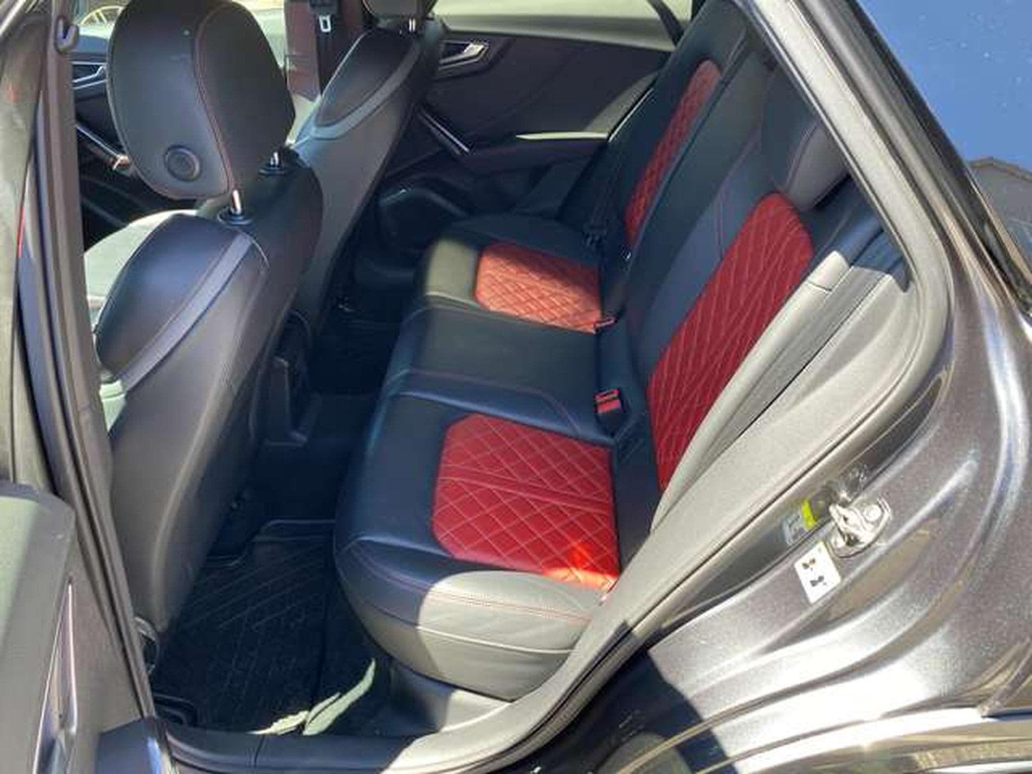 Audi SQ2 SQ2 TFSI quattro S tronic (2020) - Foto 16