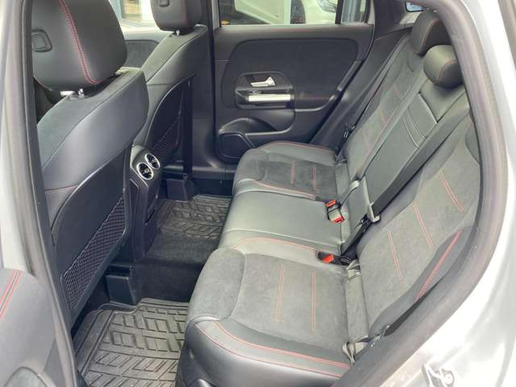Mercedes GLA 200 4Matic 8GDCT AMG Line jusqu'à 48 mois garantie (2022) - Foto 15