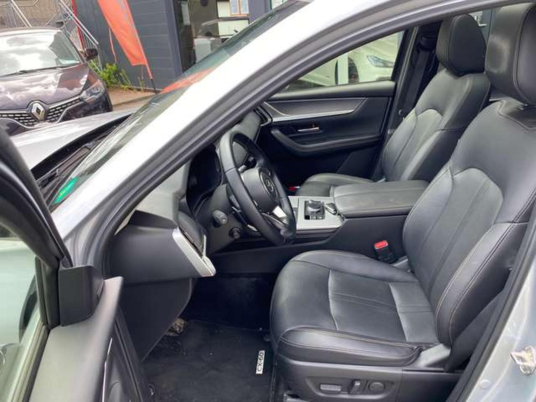 Mazda CX-60 CX-60 AWD PHEV Aut. HOMURA (2024) - Foto 7