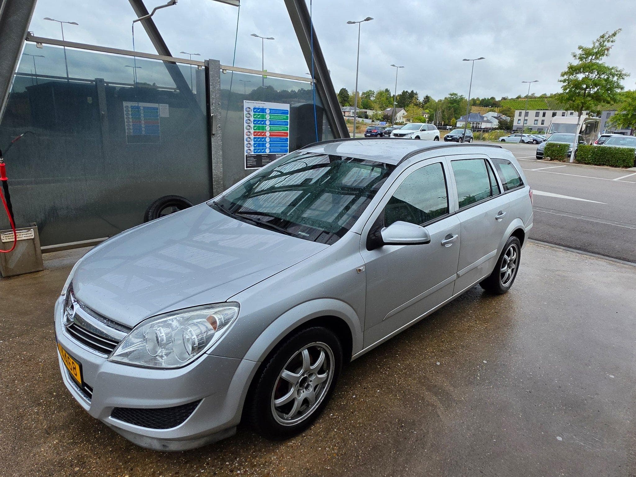 Opel Astra (2009) - Photo 2