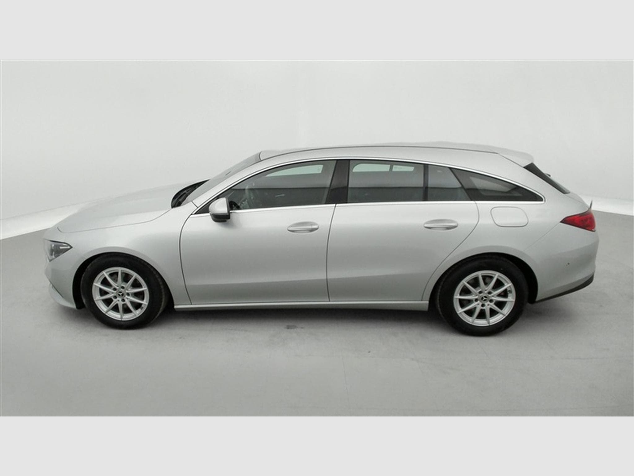 Mercedes CLA 180 180d Business Solution NAVI/FULL LED/JA16/PDC AV AR (2021) - Photo 3