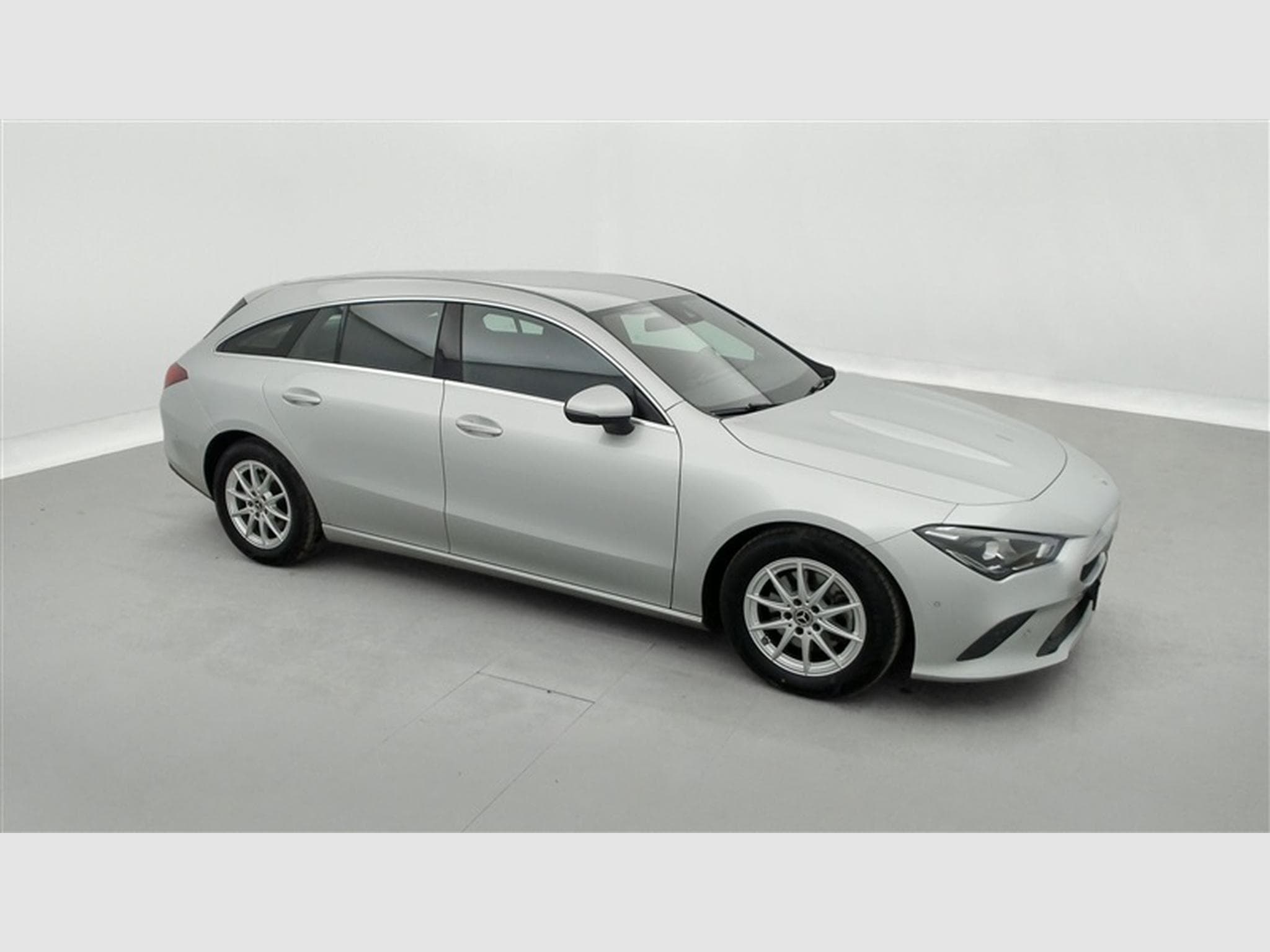 Mercedes CLA 180 180d Business Solution NAVI/FULL LED/JA16/PDC AV AR (2021) - Photo 23