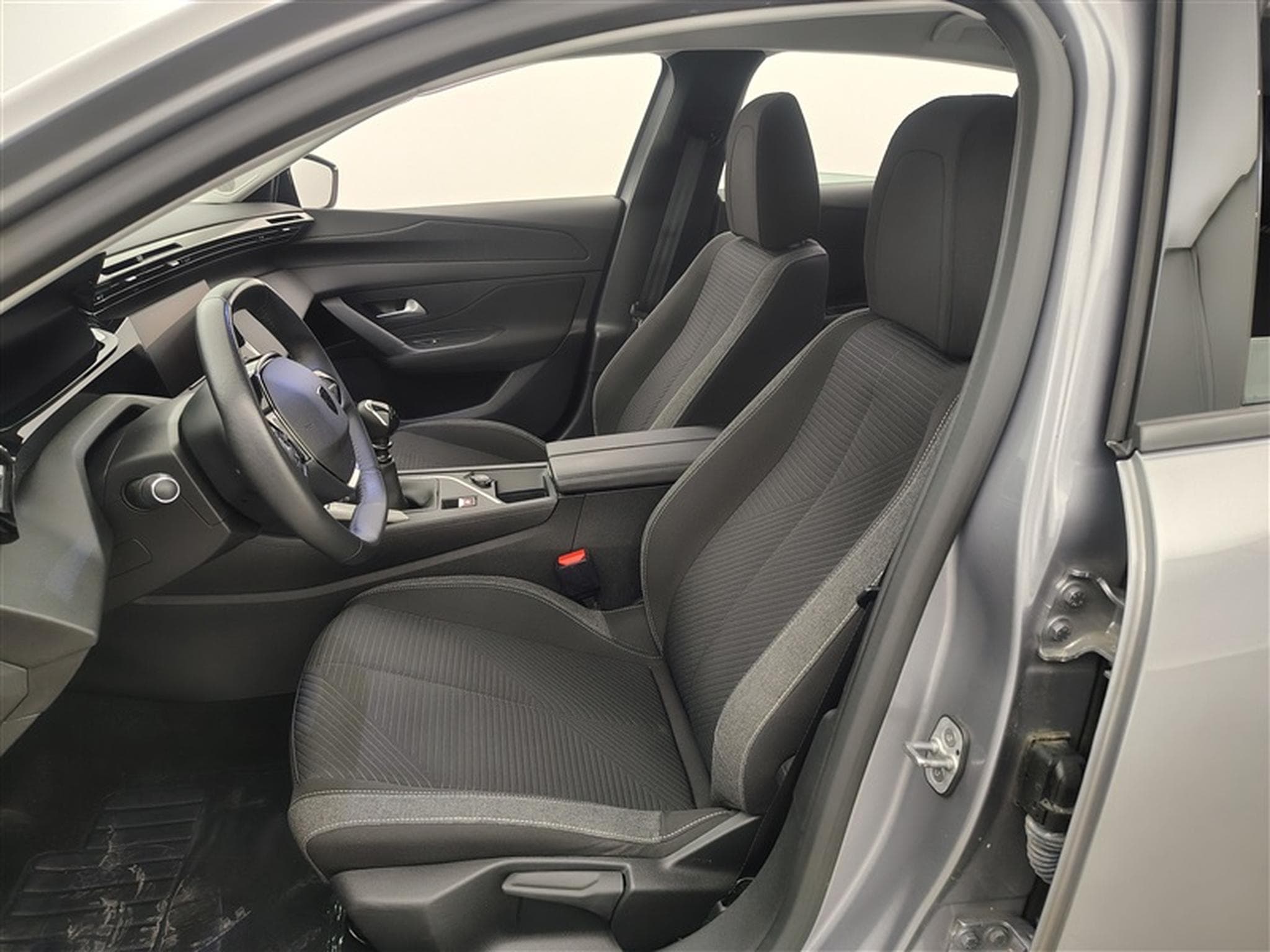 Peugeot 308 1.2 PureTech110cv  Active Pack NAVI / FULL LED / PDC AR (2022) - Photo 7