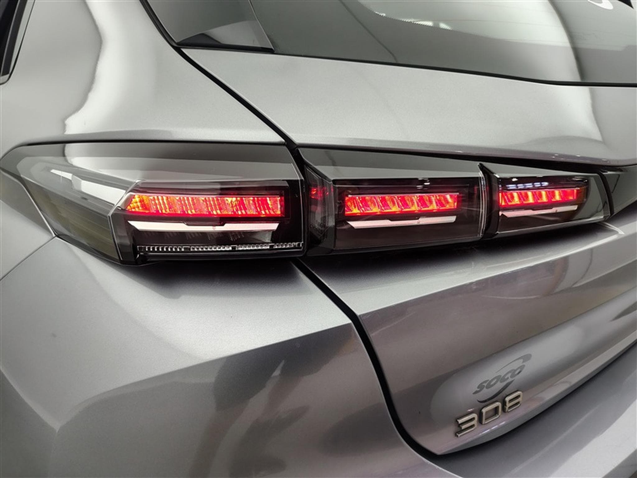 Peugeot 308 1.2 PureTech110cv  Active Pack NAVI / FULL LED / PDC AR (2022) - Photo 16
