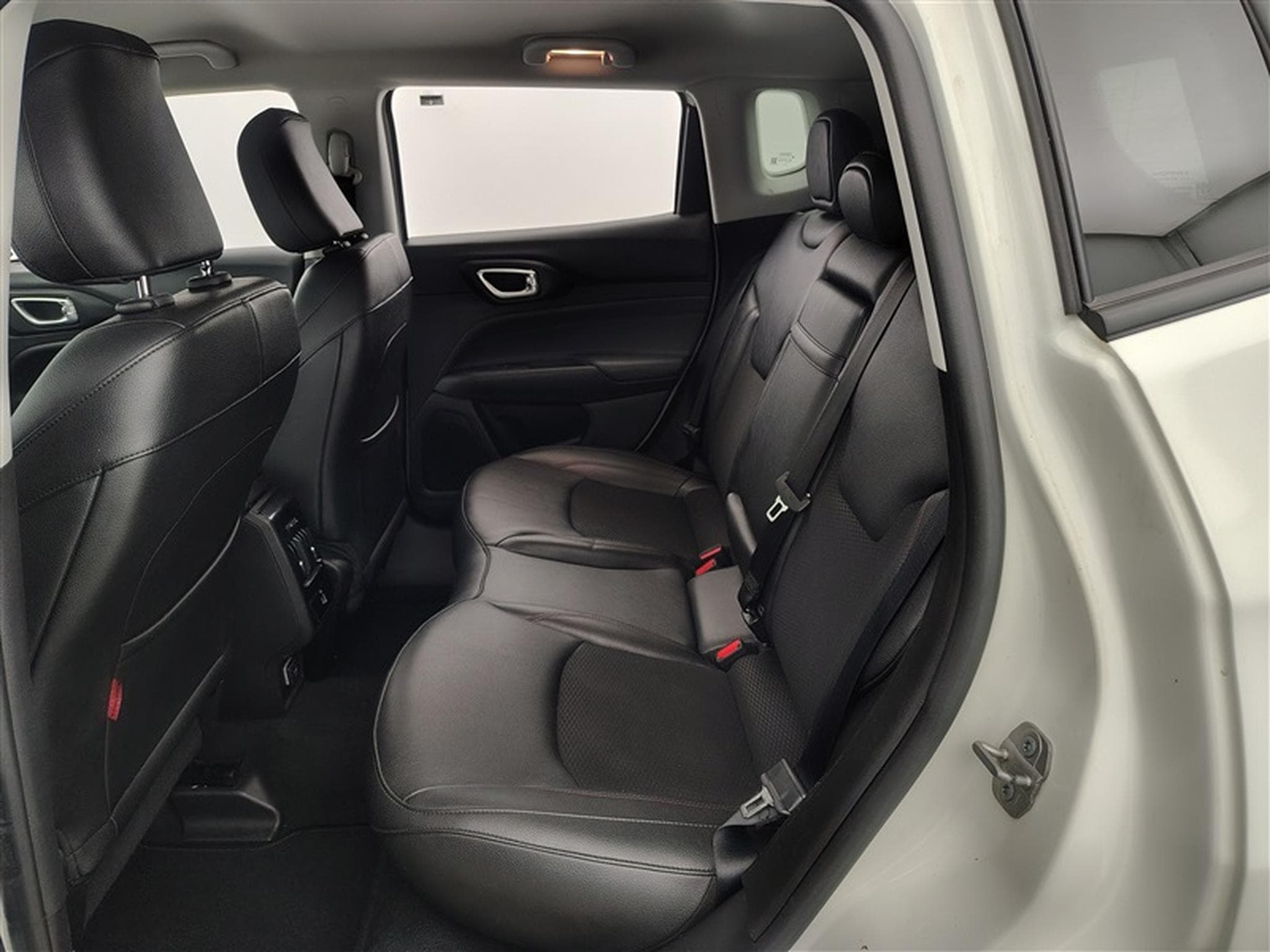 Jeep Compass PHEV 1.3 Turbo eAWD Trailhawk (2023) - Foto 13